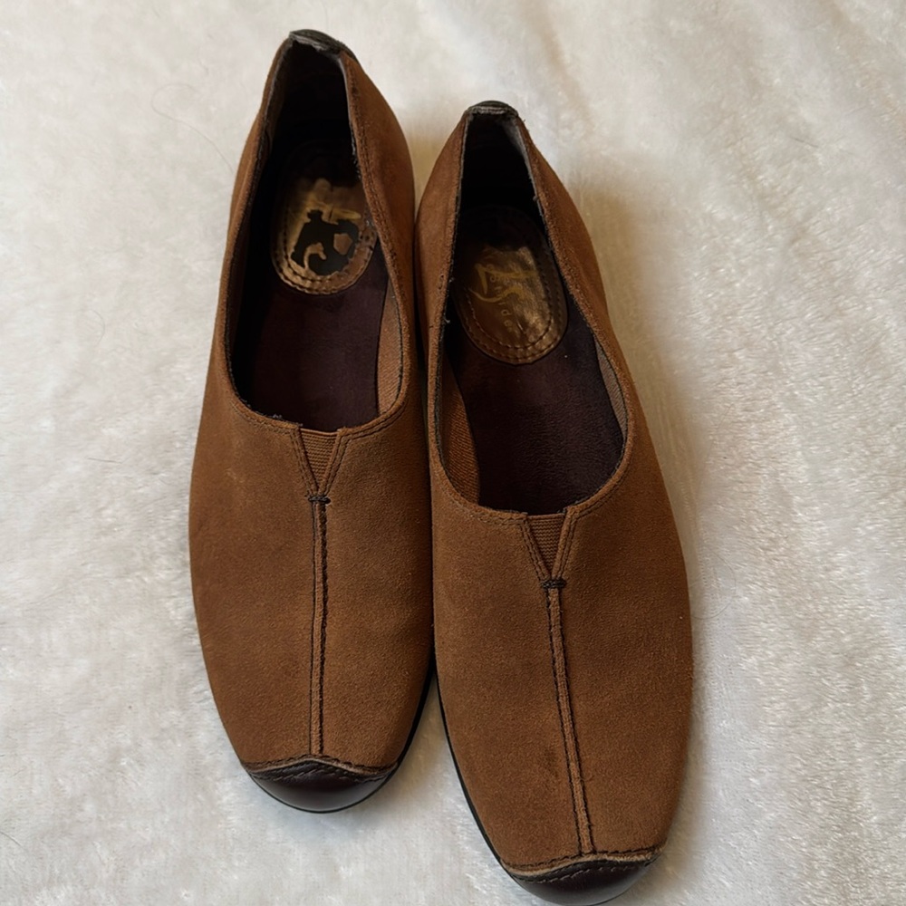 Life Stride Darcy Suede Slip Ons Sz 8 Wide